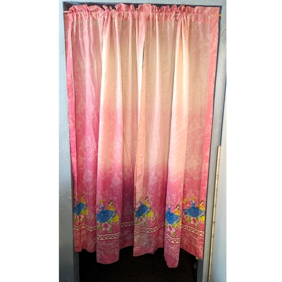 DISNEY PRINCESS Pink Retro Two Panel Curtains - Picture 1 of 4